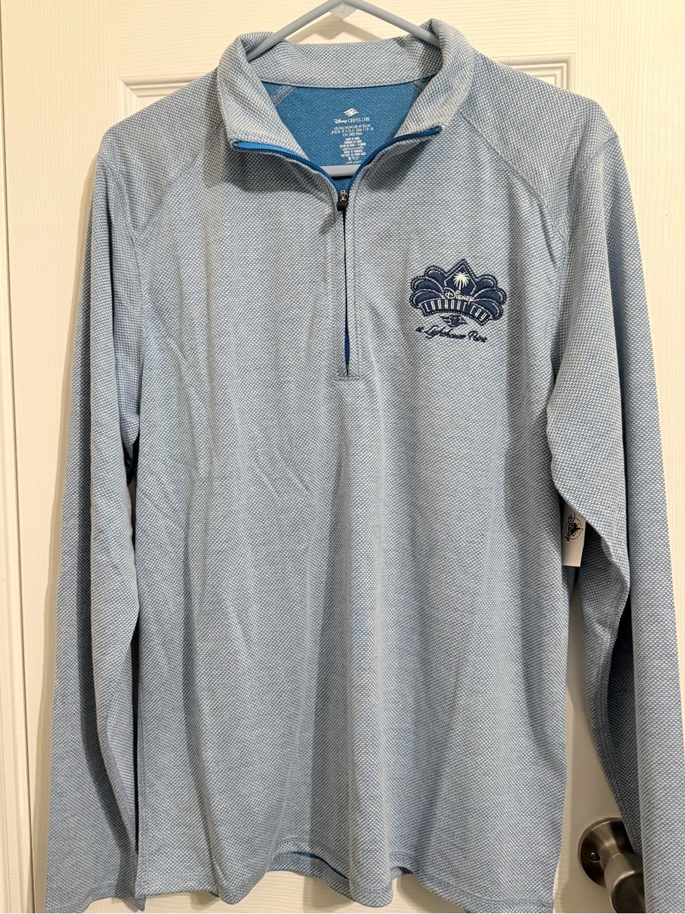 Disney Lookout Cay Quarter-Zip Pullover with Embroidered Crest NWT medium - Picture 1 of 6